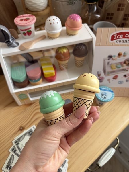 Дерев&rsquo;яний набір морозива Ice Cream Counter &bull; Ігровий прилавок з ріжками, ескімо, кульками та аксесуарами &bull; Дитяча дерев&rsquo;яна мороз 132 фото